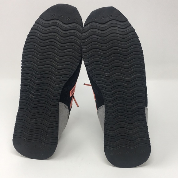 Women’s New Balance Tennis shoes - Picture 7 of 10